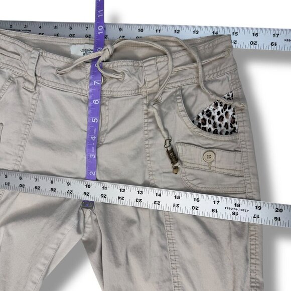 VTG American Rag Cargo Capri Pants Womens Size 9 Beige/Leopard Trim Roll-Tab Y2K - Picture 6 of 10